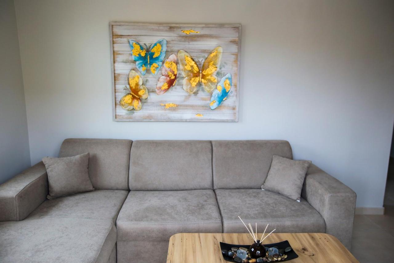 Stella Boutigue Rooms Néa Péramos Exteriör bild